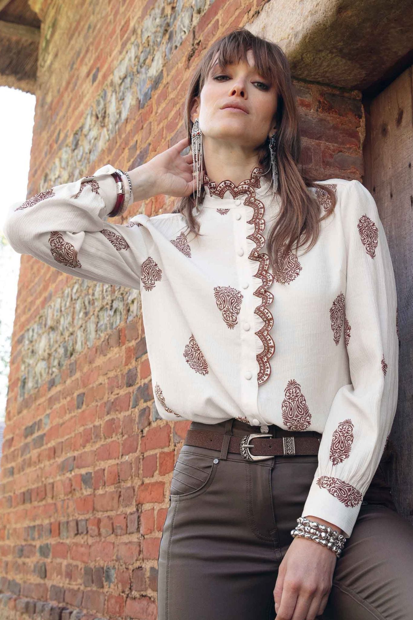 Chemise esprit jabot et imprimé choco | Elora