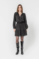 Robe courte cintrée noir | Elora