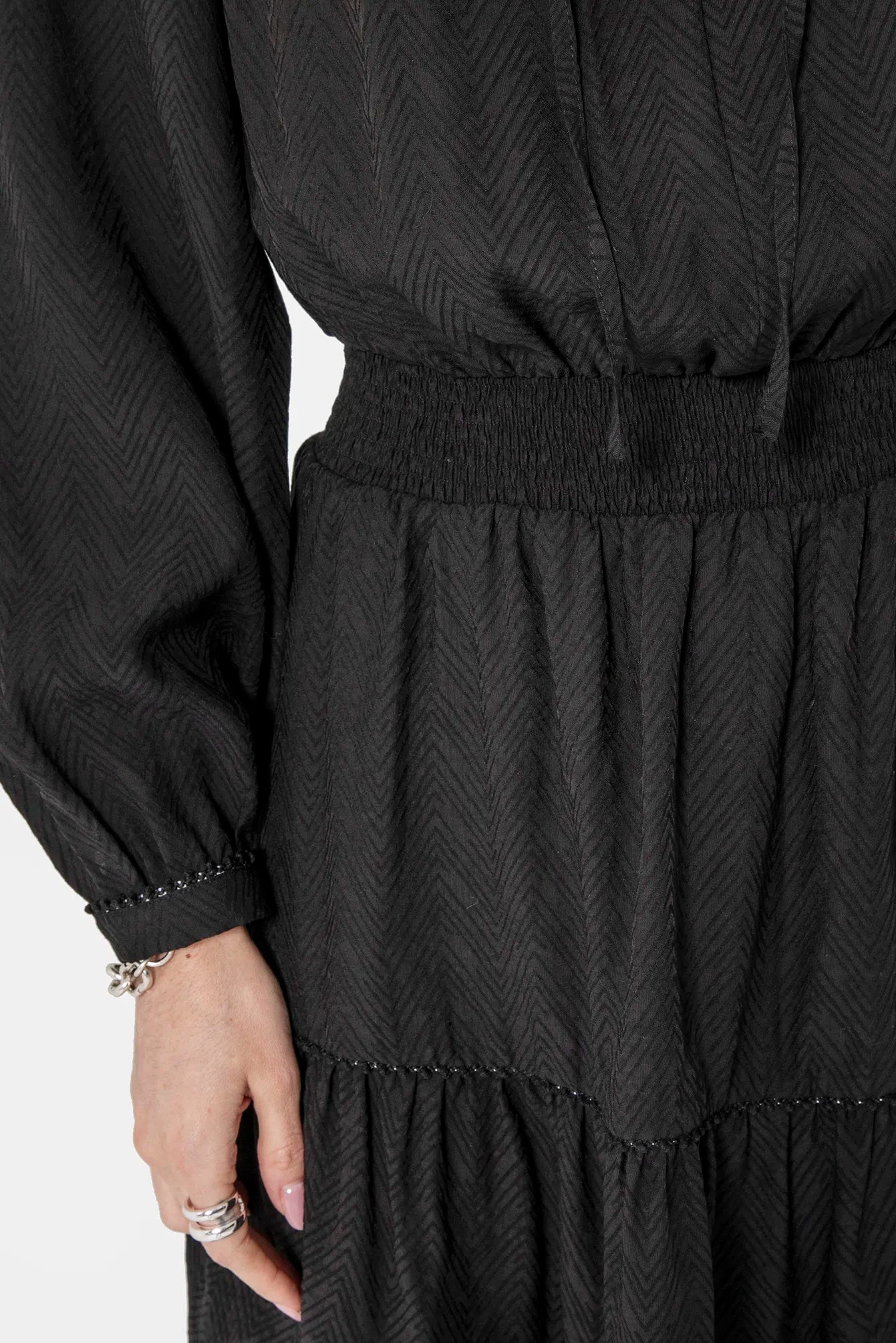 Robe courte cintrée noir | Elora