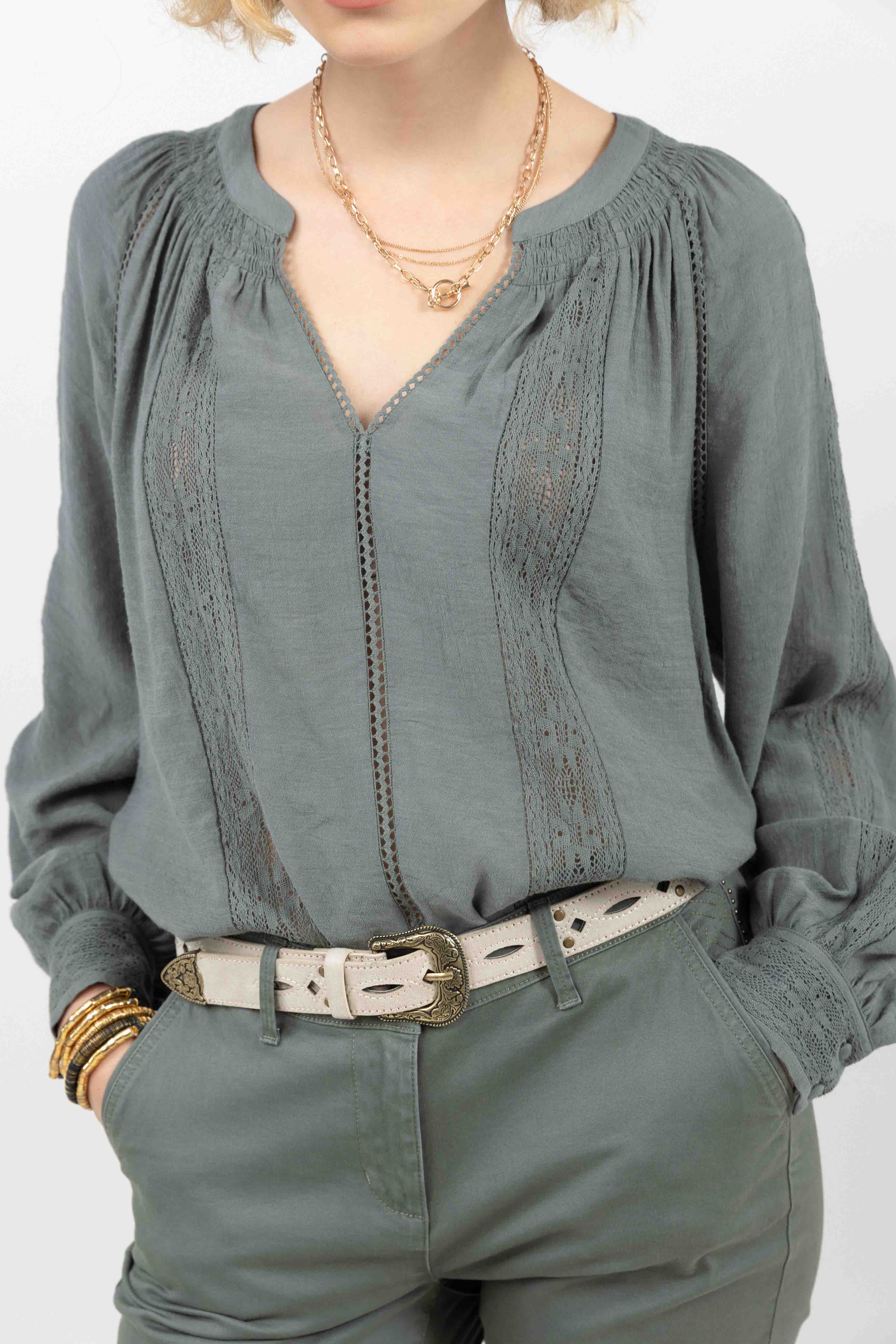 Ceinture suédine crème cloutée chic | Elora