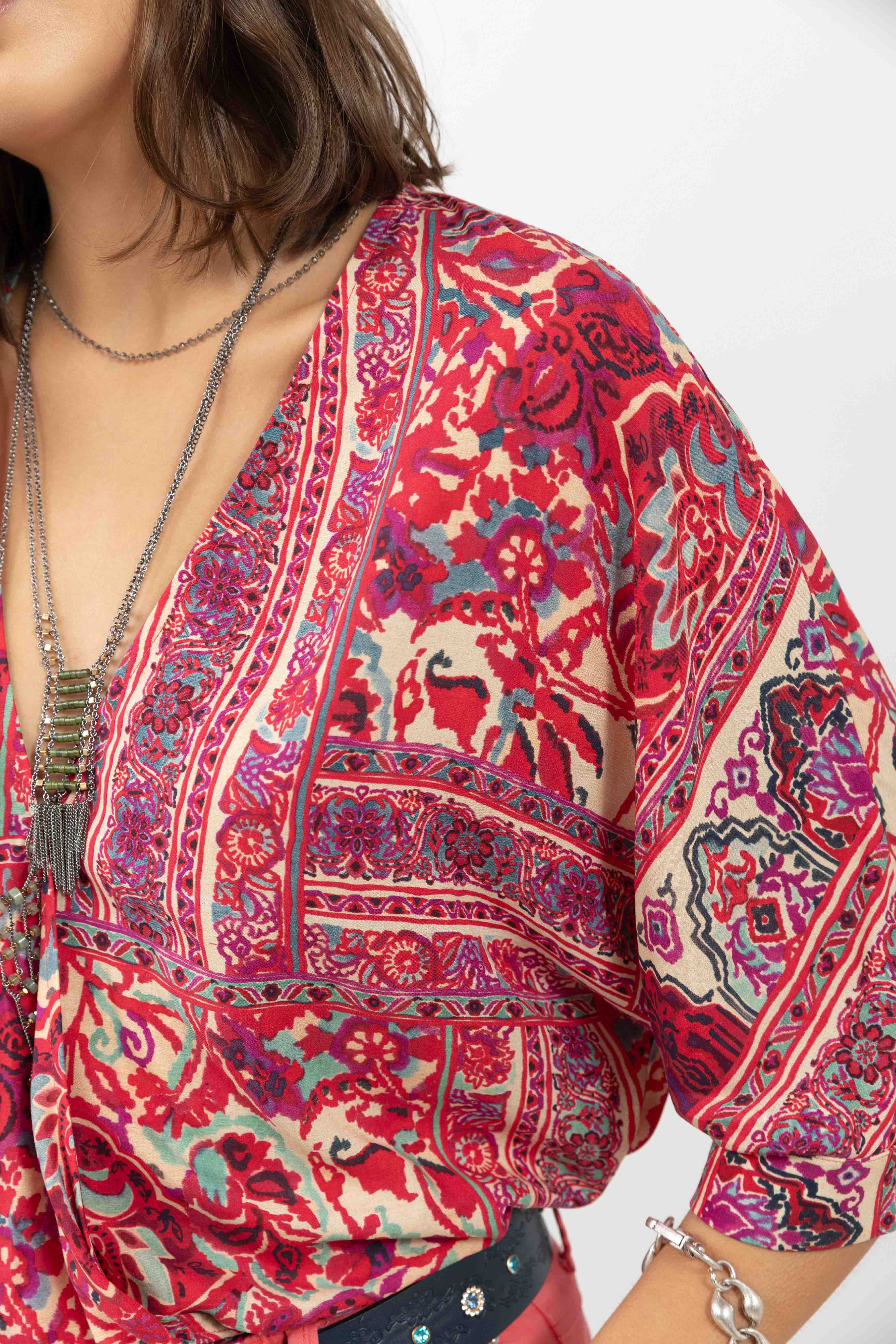 Blouse imprimée rouge rose orientale | Elora