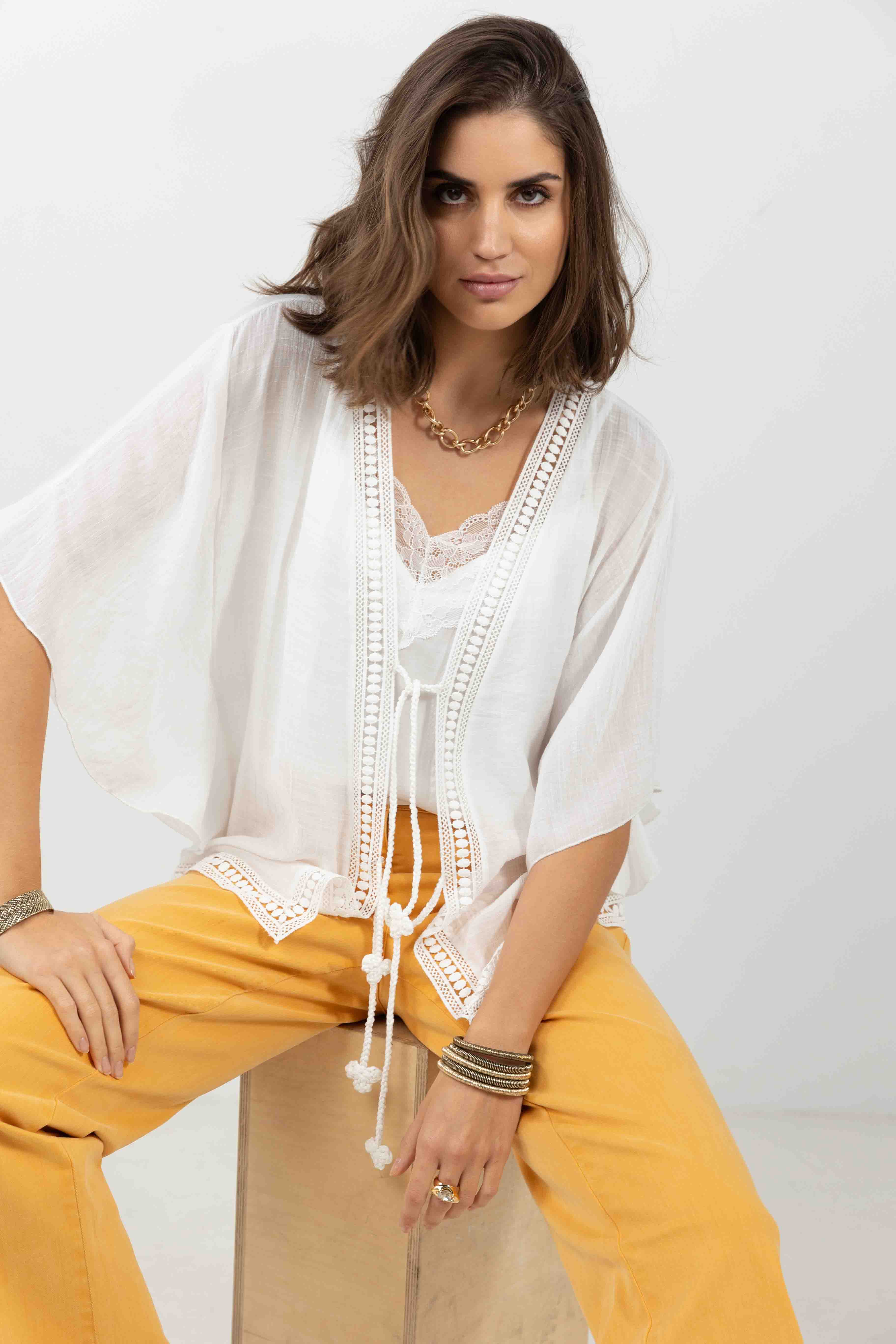 Poncho kimono écru bohème avec dentelle | Elora