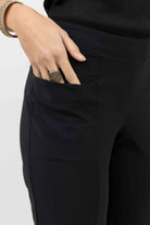 Corsaire noir chic coupe ajustée | Elora