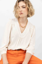 Blouse écru brodée perles chic | Elora