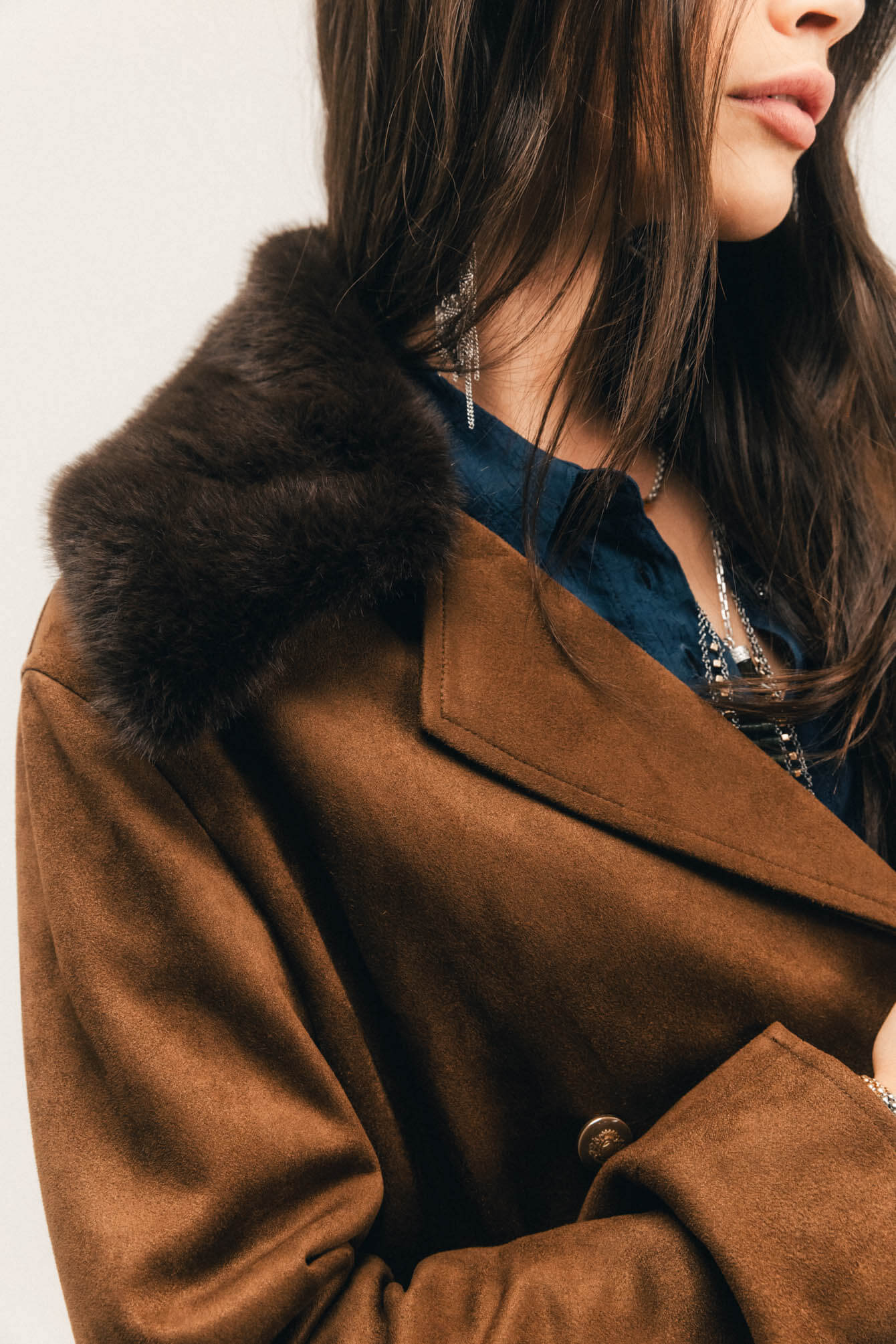 Trench choco suédine col fausse fourrure | Elora