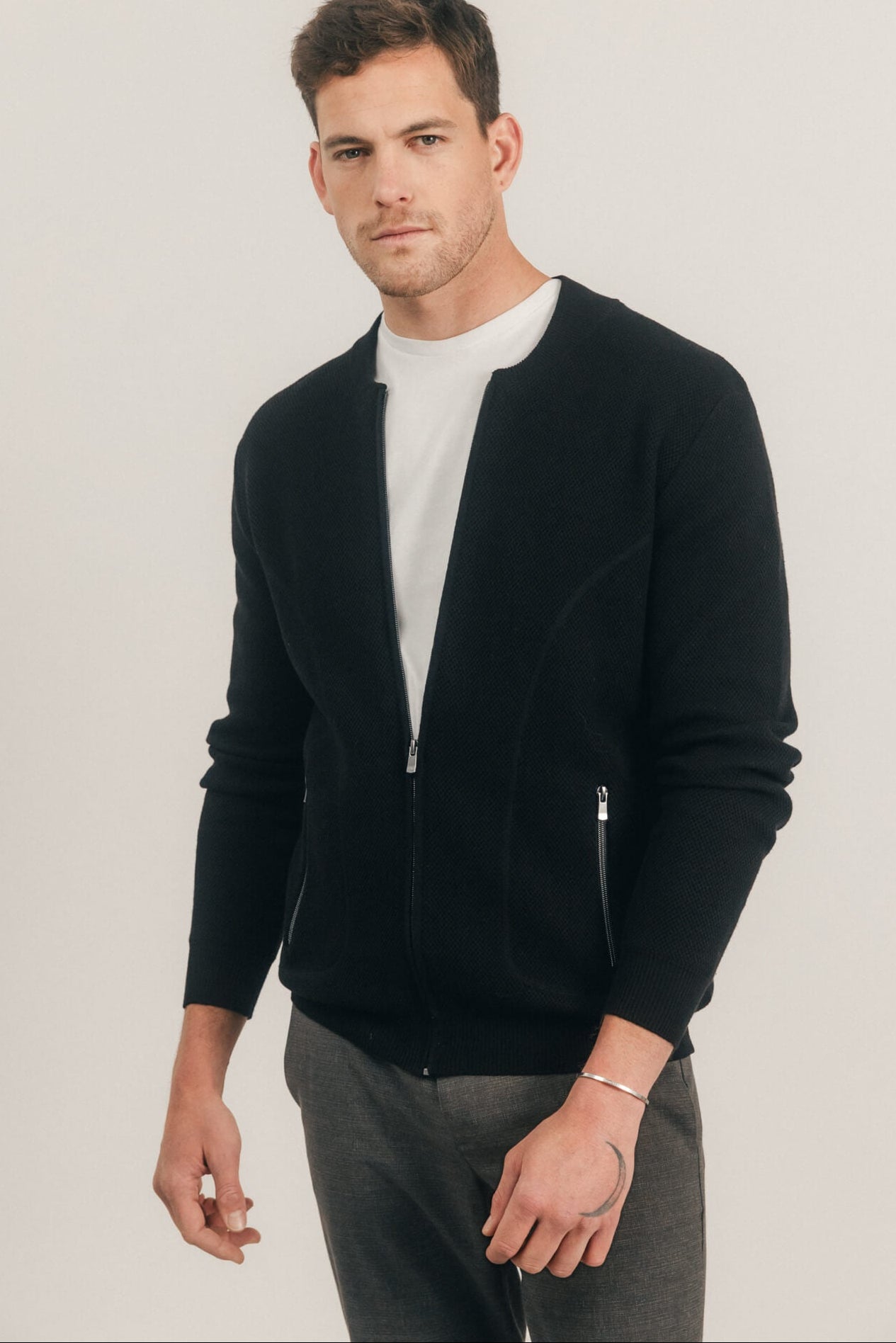 Gilet noir maille zippé confortable | Elora