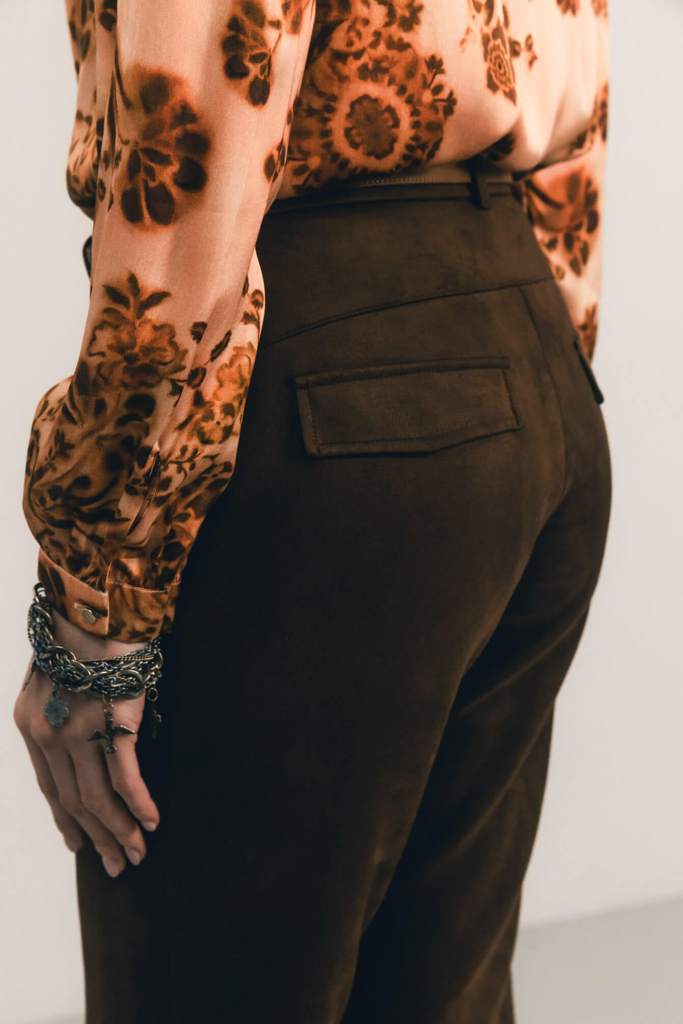 Pantalon choco suédé coupe cigarette | Elora