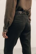 Pantalon kaki suédé coupe cigarette | Elora