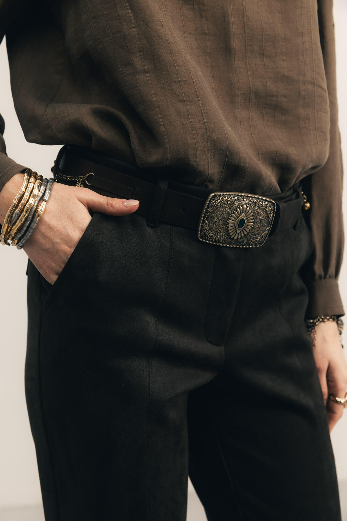 Pantalon kaki suédé coupe cigarette | Elora