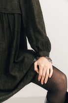 Robe fluide kaki plastron boutonné | Elora