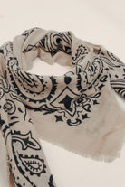 Carré beige imprimé bandana rock | Elora
