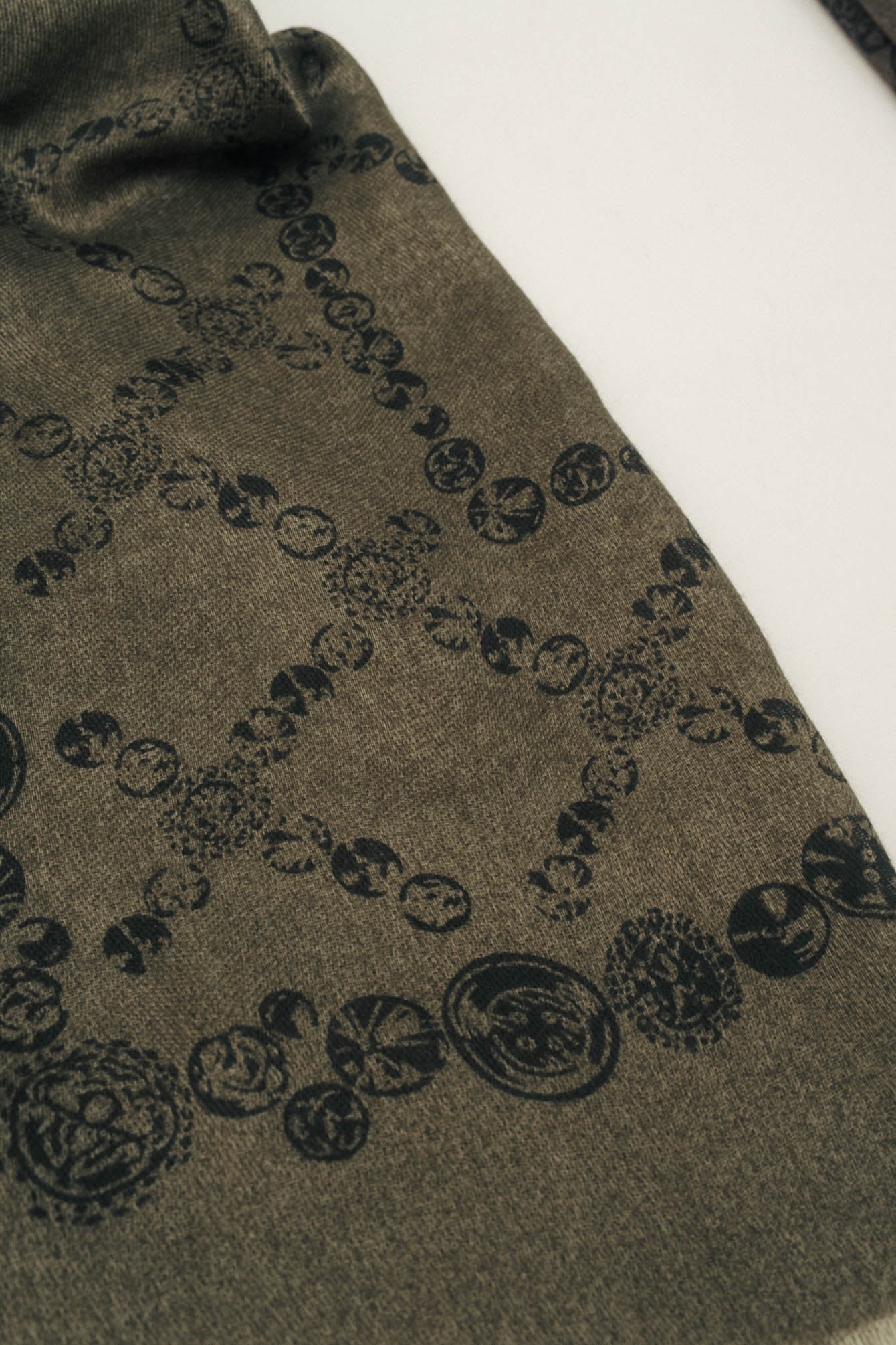 Chèche kaki imprimé bandana graphique | Elora
