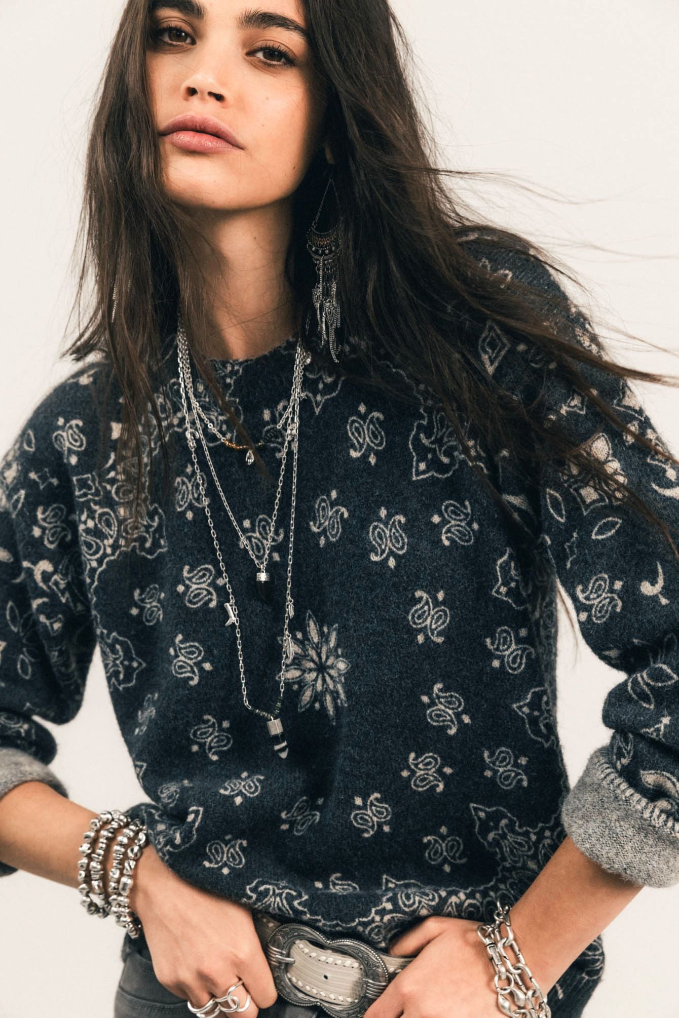 Pull gris imprimé bandana bohème | Elora