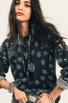 Pull gris imprimé bandana bohème | Elora
