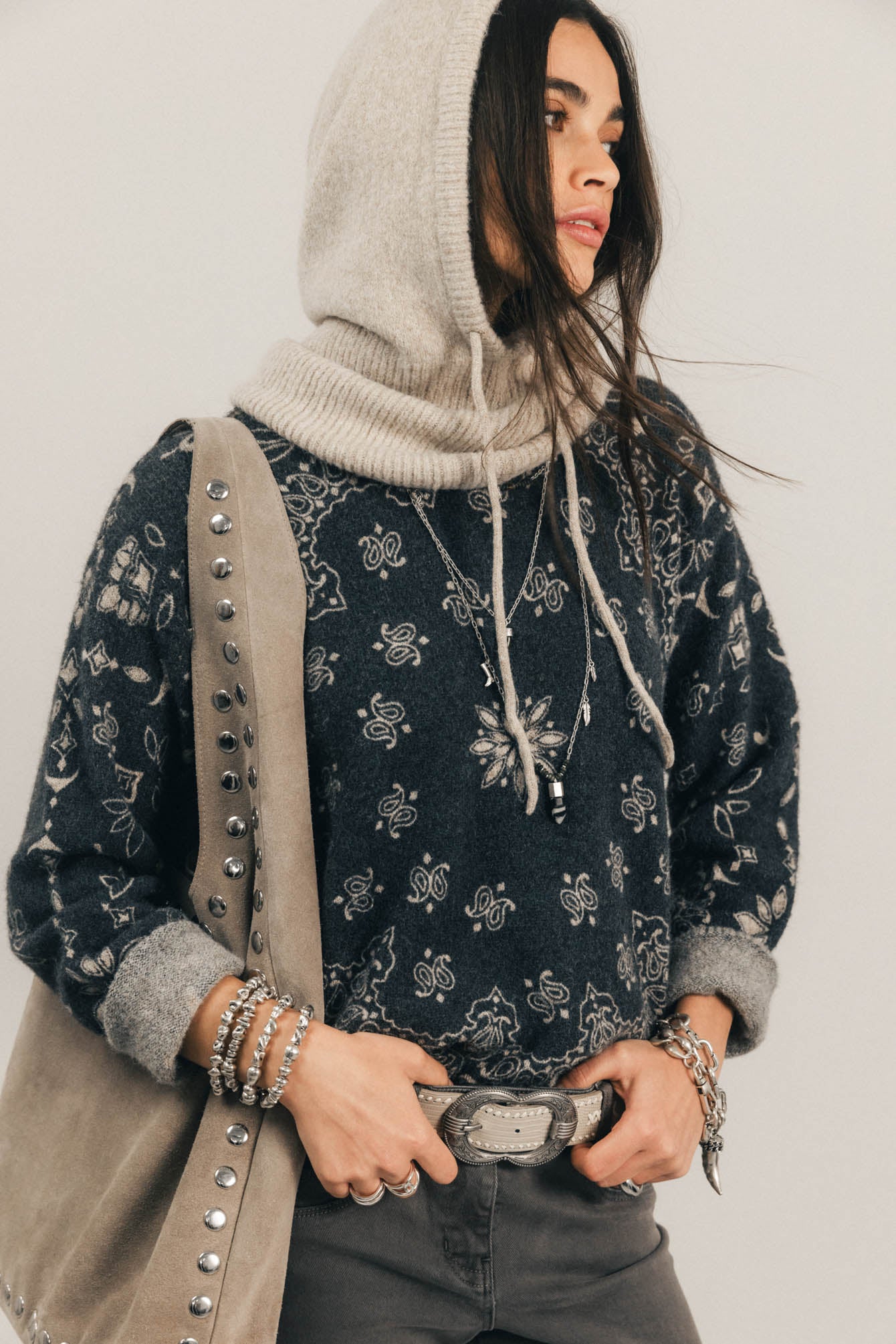Pull gris imprimé bandana bohème | Elora