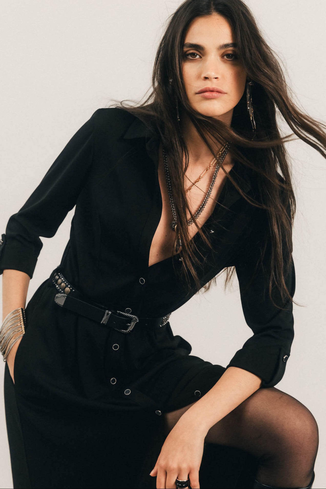 Robe chemise noire fluide intemporelle | Elora