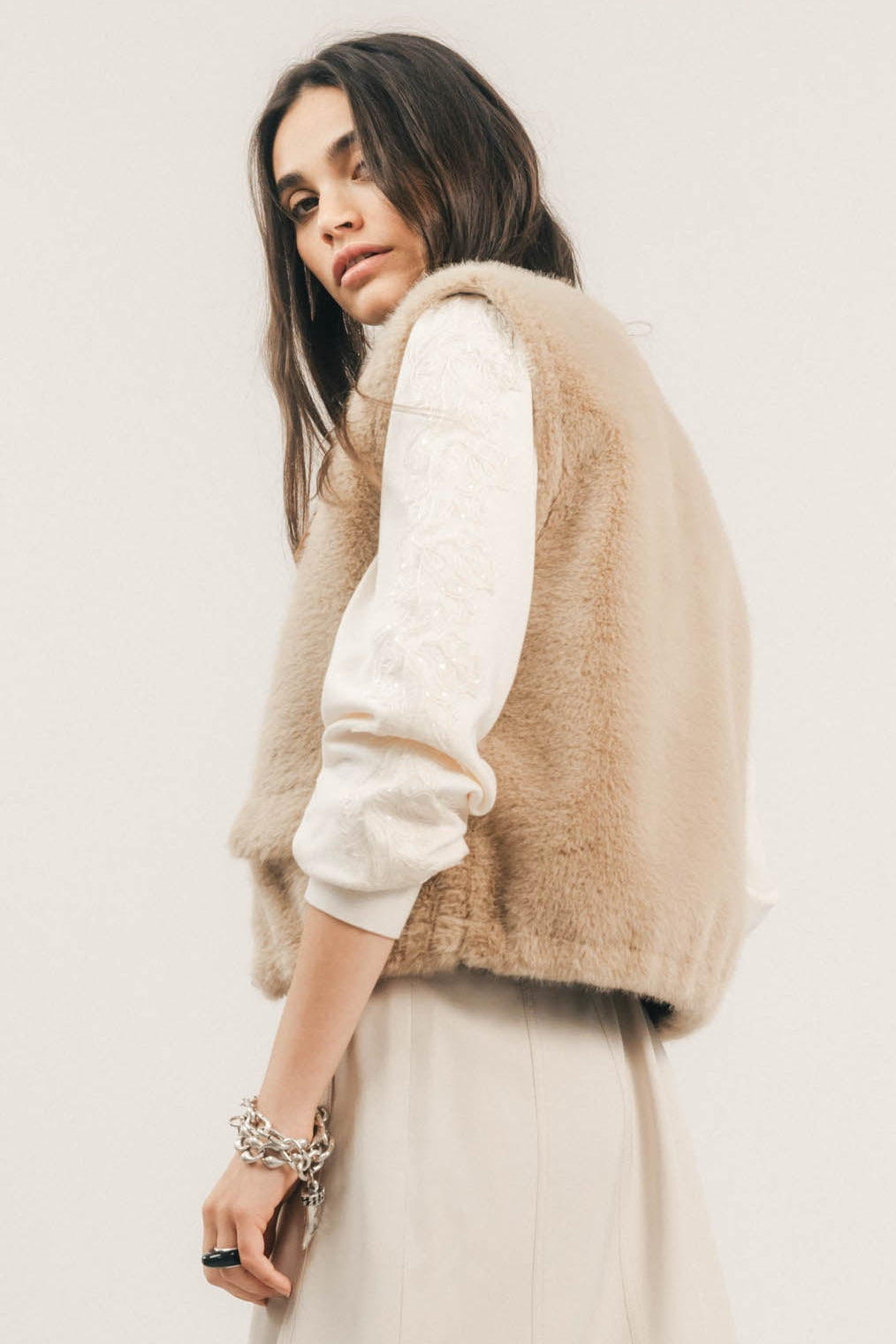 Gilet sans manches fourrure beige bohème | Elora