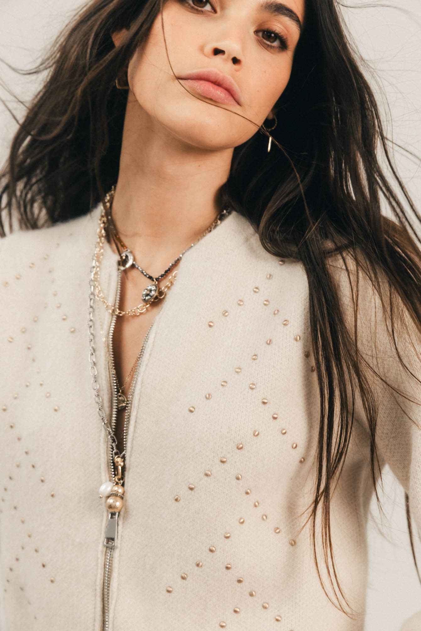 Gilet beige clous métalliques rock | Elora