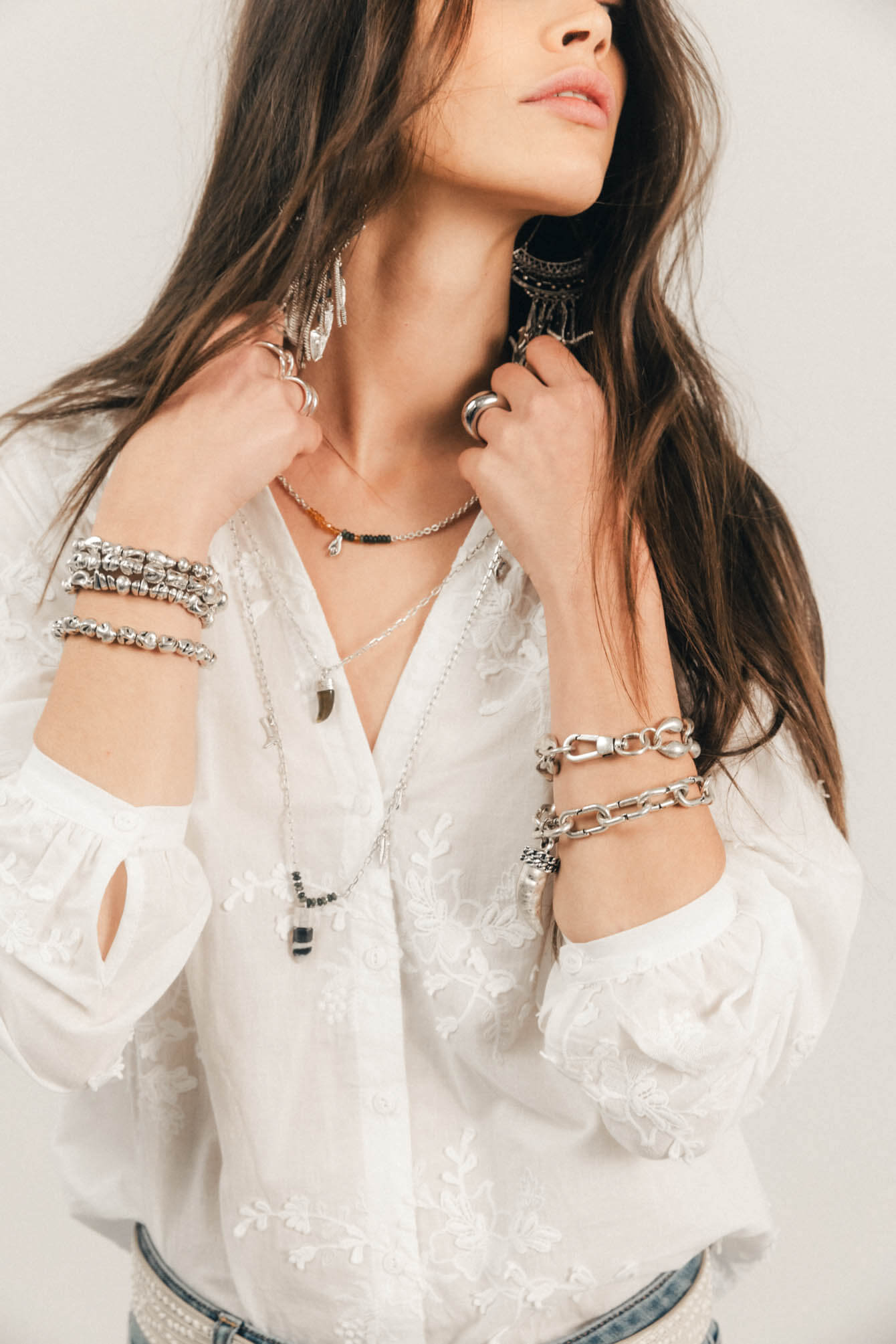 Blouse blanche brodée romantique intemporelle | Elora