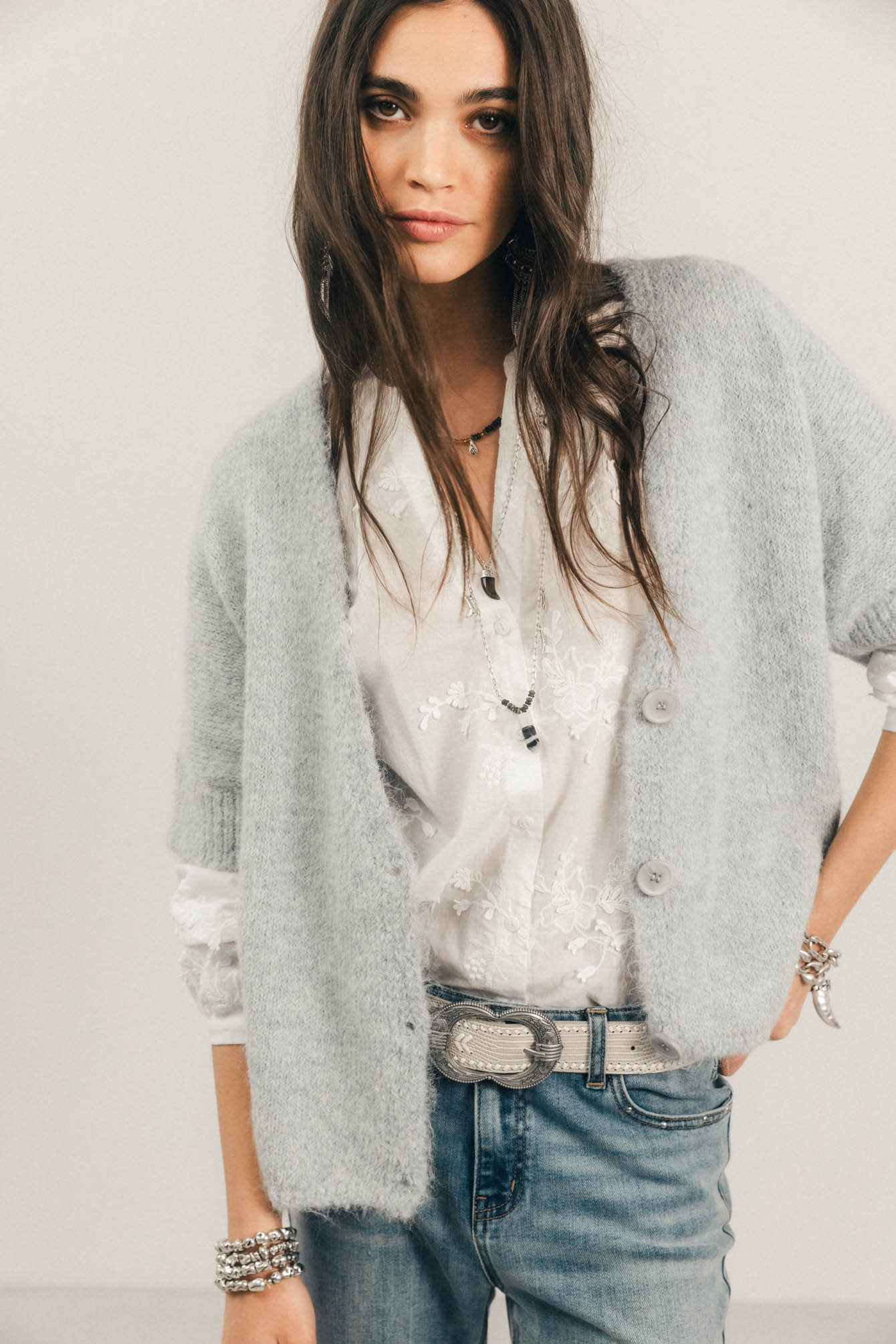 Blouse blanche brodée romantique intemporelle | Elora