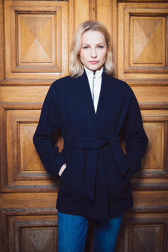 Manteau kimono bleu marine en drap de laine | Elora