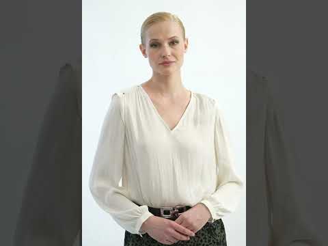 Blouse fluide motif ailes clouté coloris crème | Elora